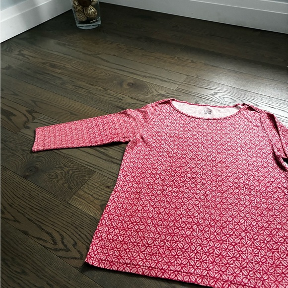 Columbia Sportswear Women’s Red Geometric Floral Scoop Neck Long Sleeve Shirt - Picture 7 of 10